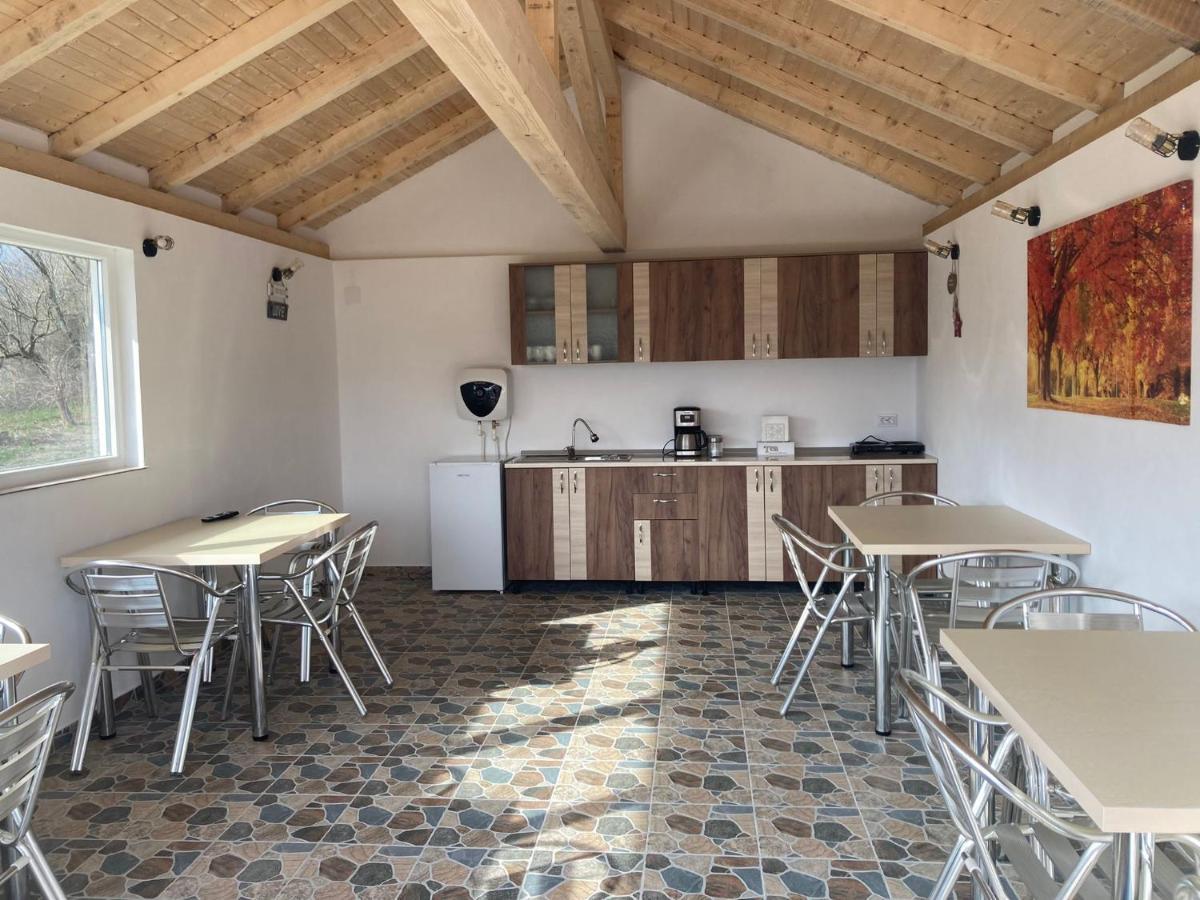 Cabanele Lu' Dinu Curtea de Argeş Exteriör bild