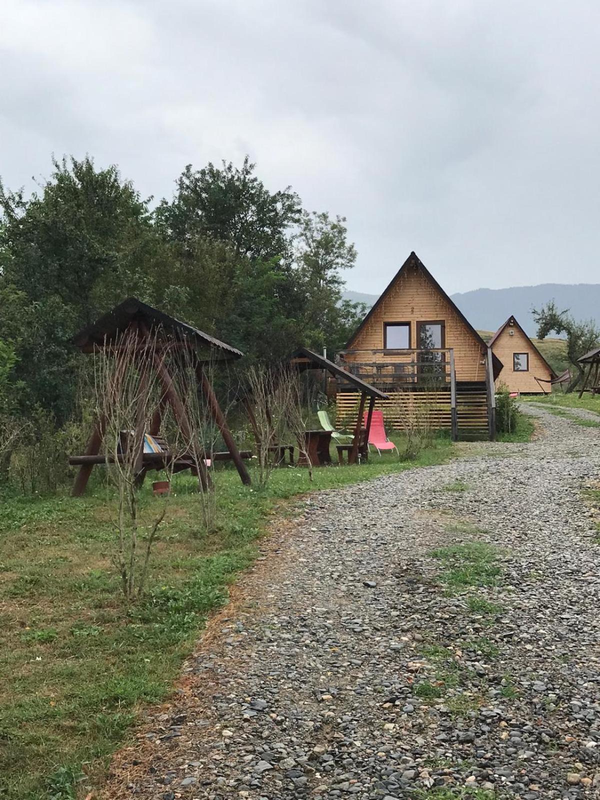 Cabanele Lu' Dinu Curtea de Argeş Exteriör bild